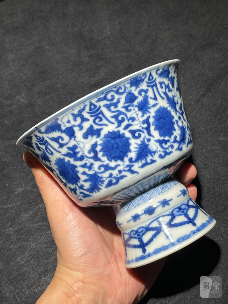 清代 青花花卉纹高足杯 - 图3